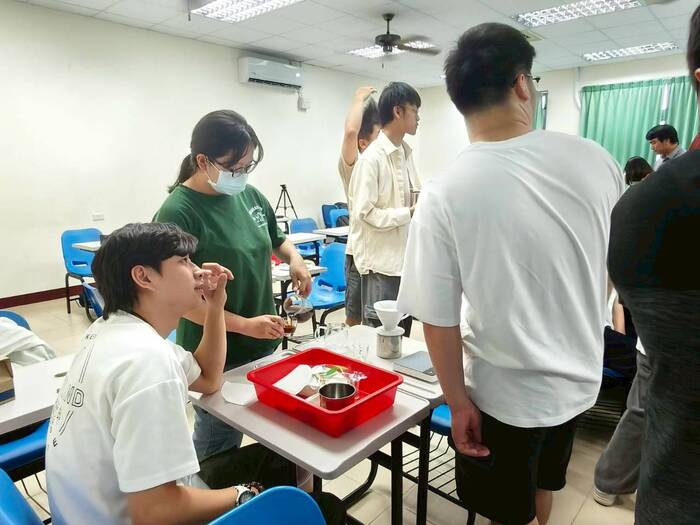 滴漏式咖啡的萃取-悶蒸法圖片