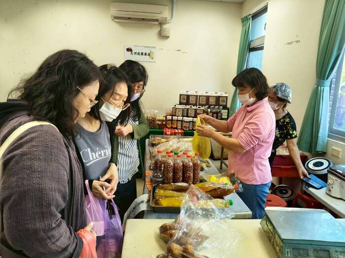 苗栗在地小農市集圖片