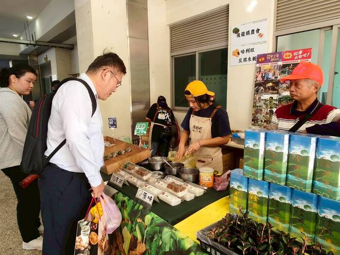 苗栗在地小農市集圖片