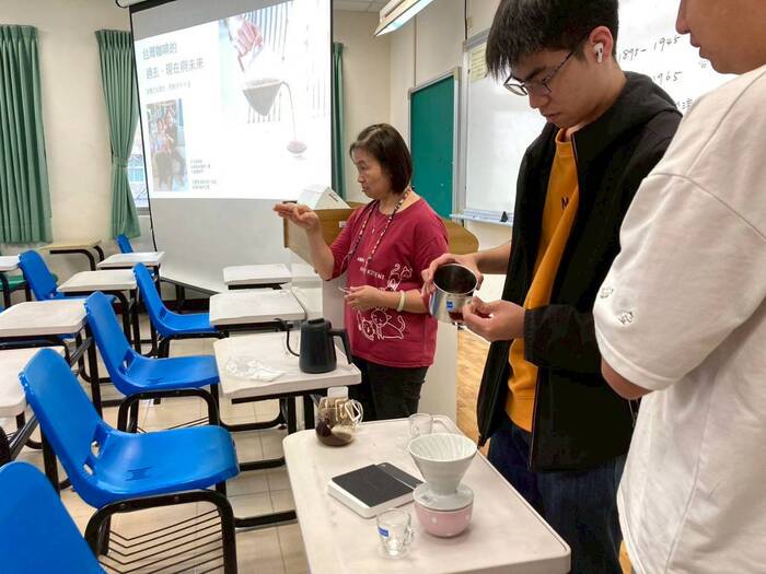 基礎咖啡烘焙-黃蜜處理法/台灣的咖啡莊園圖片