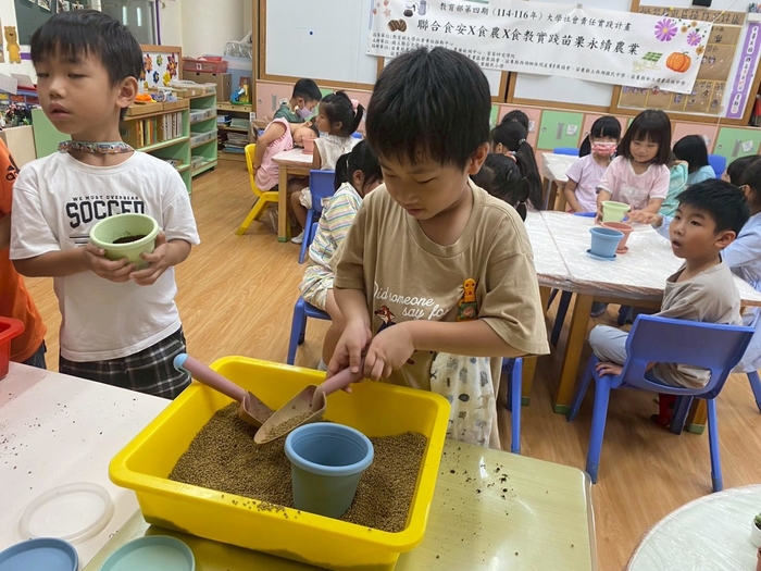 食農教育－多肉盆栽組裝活動圖片