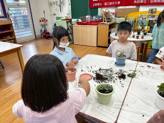 食農教育－多肉盆栽組裝活動圖片