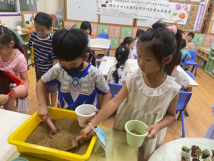 食農教育－多肉盆栽組裝活動圖片