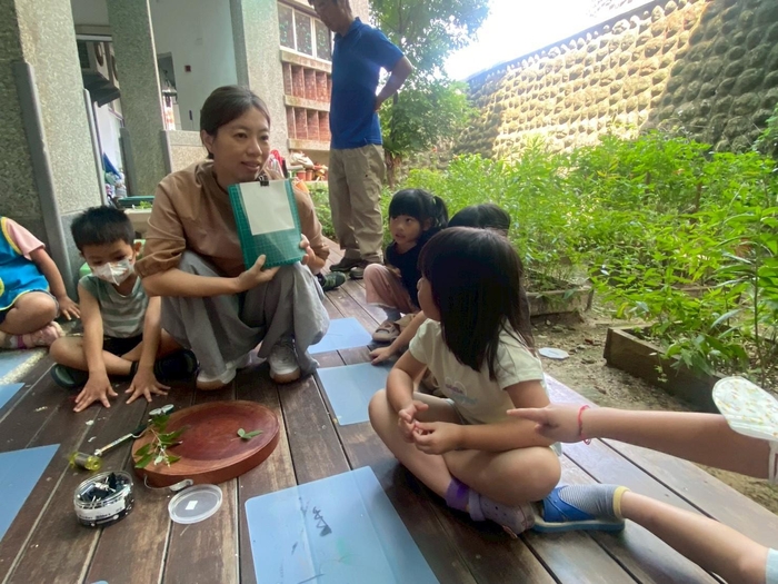 自然探索課程活動－植物敲染手作圖片