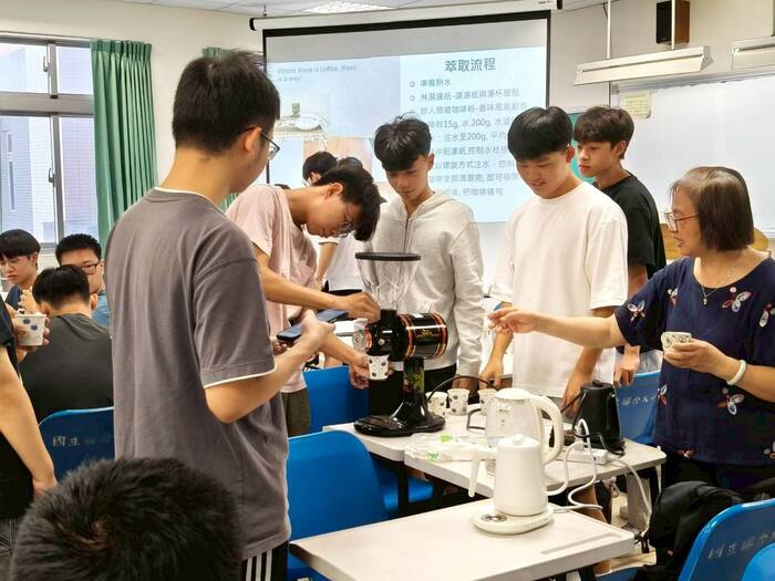 從咖啡烘培到萃取圖片
