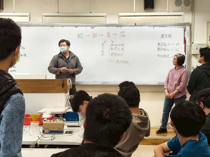 滴漏式咖啡的萃取-沖煮實驗-不斷水沖煮法圖片