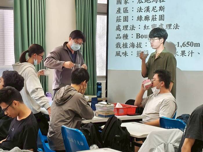 滴漏式咖啡的萃取-沖煮實驗-不斷水沖煮法圖片