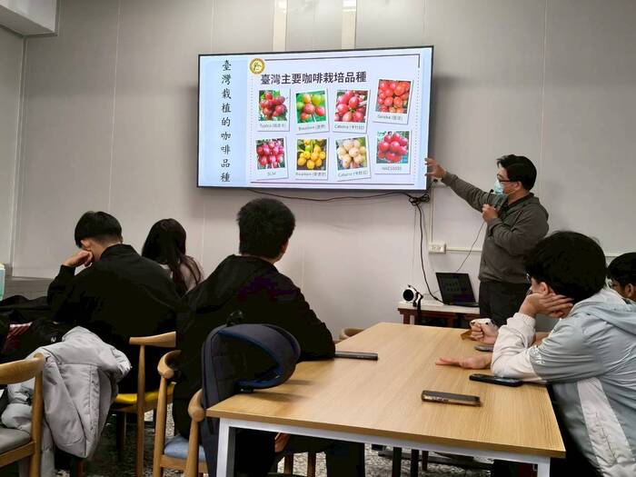 屋角咖啡園田間參訪與手網烘焙實作圖片