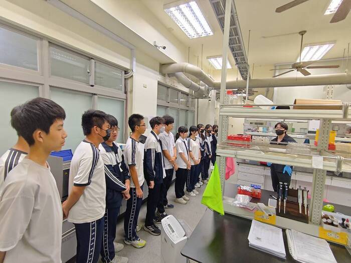 碳權及碳足跡盤查課程、農檢中心參訪與海報製作圖片