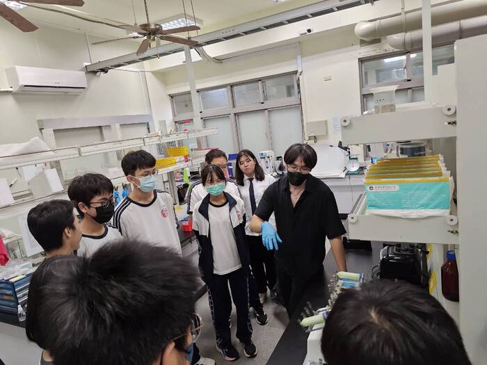 碳權及碳足跡盤查課程、農檢中心參訪與海報製作圖片