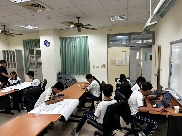 碳權及碳足跡盤查課程、農檢中心參訪與海報製作圖片
