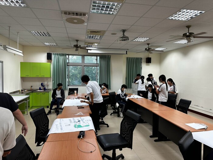 碳權及碳足跡盤查課程、農檢中心參訪與海報製作圖片